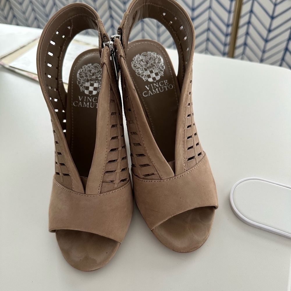 Vince Camuto Tan Heels with Cutout Design and Block Heel